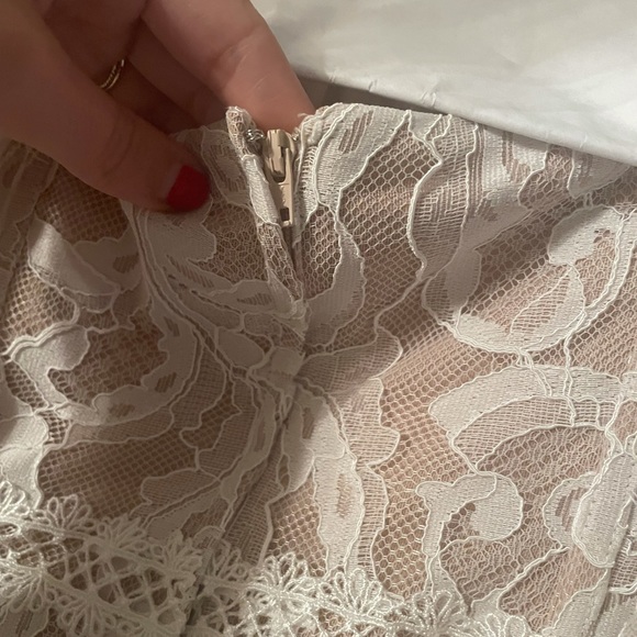 Wedding dress - Picture 5 of 12